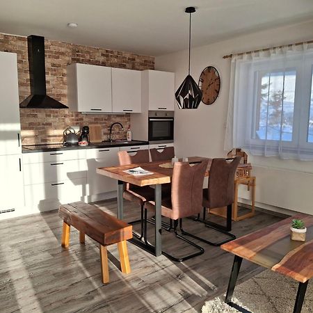 Apartman U Mamuta Dolni Morava Ngoại thất bức ảnh